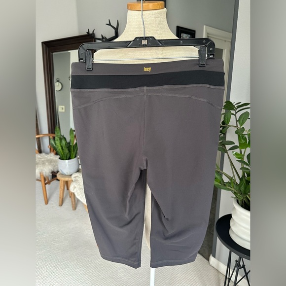 Lucy Charcoal and Black Active Leggings, size large - Picture 3 of 14